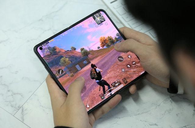 和平精英辅助【地狱犬直装V22稳定版】全屏自瞄 子弹瞬击 除草除树 车辆透视 车辆遁地